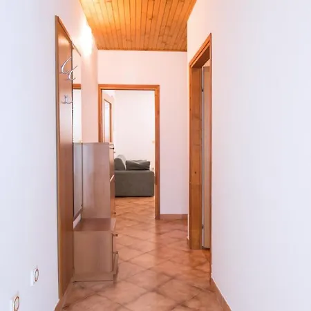 Mira 1 Apartmán *