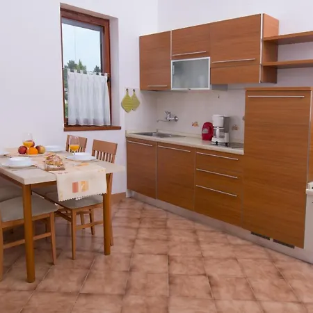 Mira 1 Apartmán Premantura