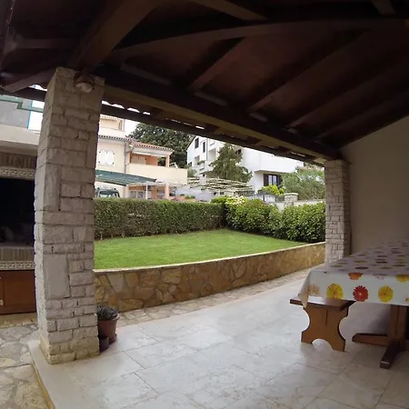 Mira 1 Apartmán Premantura
